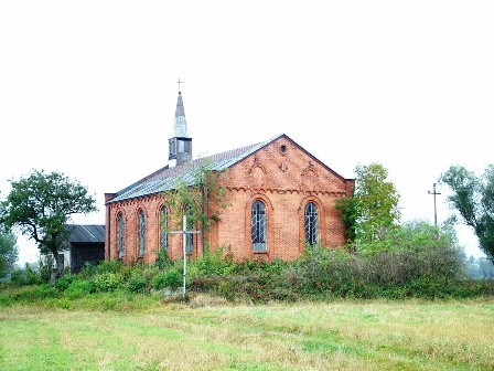 Opuszczony kościół w Wiączeminie Polskim